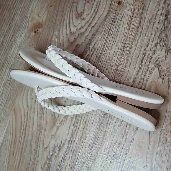 Tahari Tilla Sandal - Picture 7 of 12